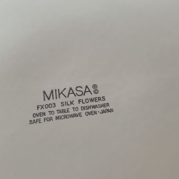 Beautiful Mikasa 12 inch cake plate - Picture 3 of 3